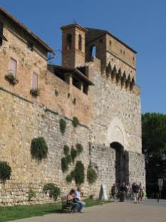 The Walled San Gimignano and Porta San Giovani